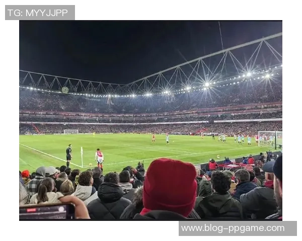 足球入迷的魅力探秘：从球场激情到球迷文化的深度解析